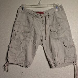 Unionbay Women's Beige Cargo Shorts Size 3 Pre-owned